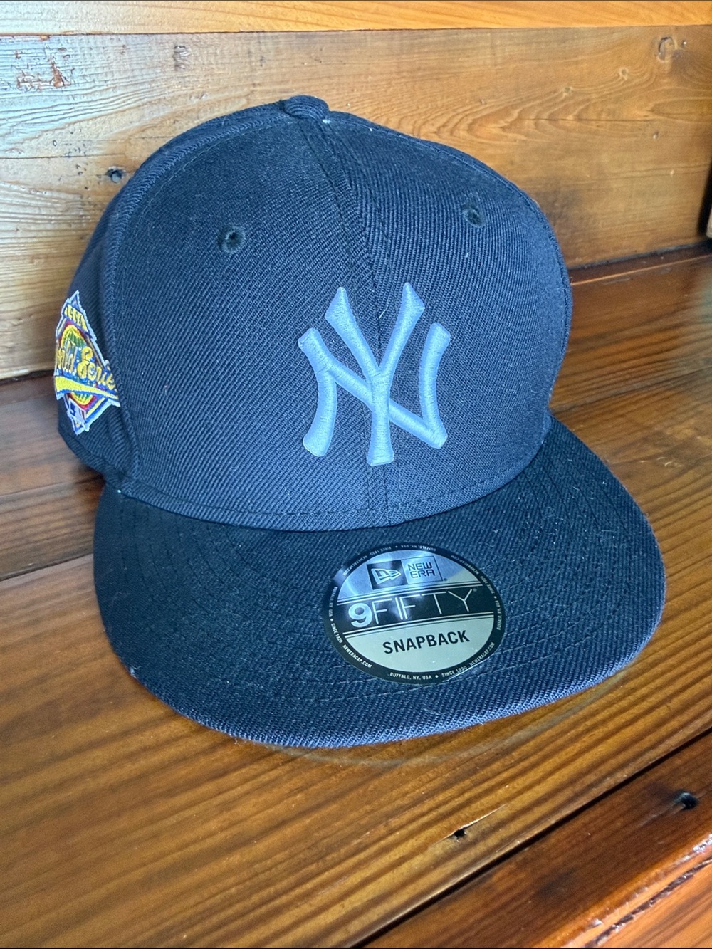 New Era 1996 World Series side patch New York Yankee SnapBack green bottom